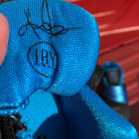 Baby Nike Kyrie 2s - Picture 5 of 6